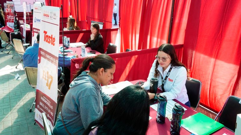 Ofertan más de mil empleos para mujeres en la Feria Nacional 2025